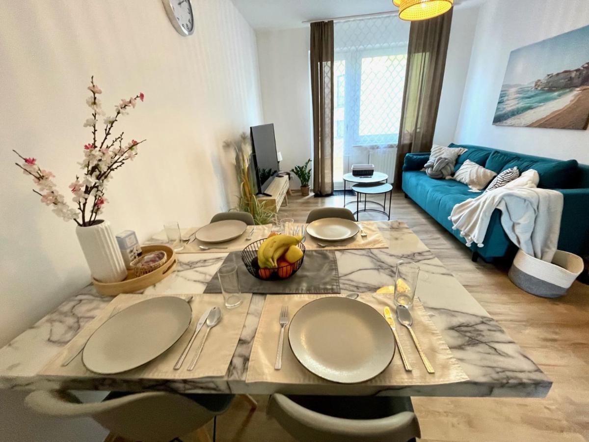 Downtown Apartment By Ninja Spaces - Kingsize-Bett, Kueche, Netflix, Terrasse Wuppertal Exterior foto