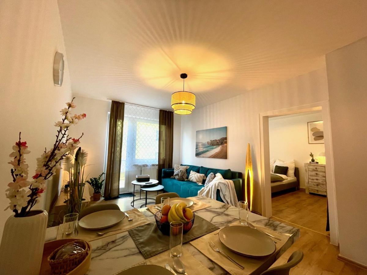 Downtown Apartment By Ninja Spaces - Kingsize-Bett, Kueche, Netflix, Terrasse Wuppertal Exterior foto